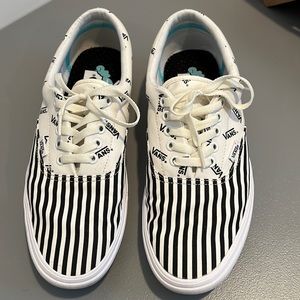 Lightly used Cans comfycush.